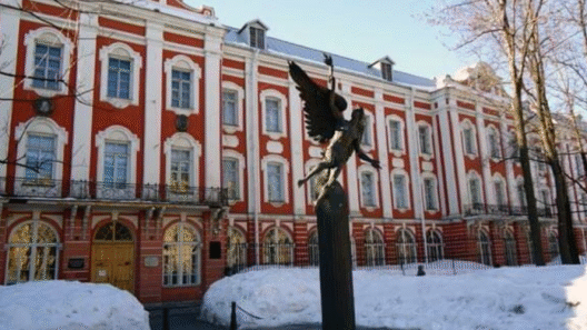 جامعة سانت بطرسبرغ في روسيا