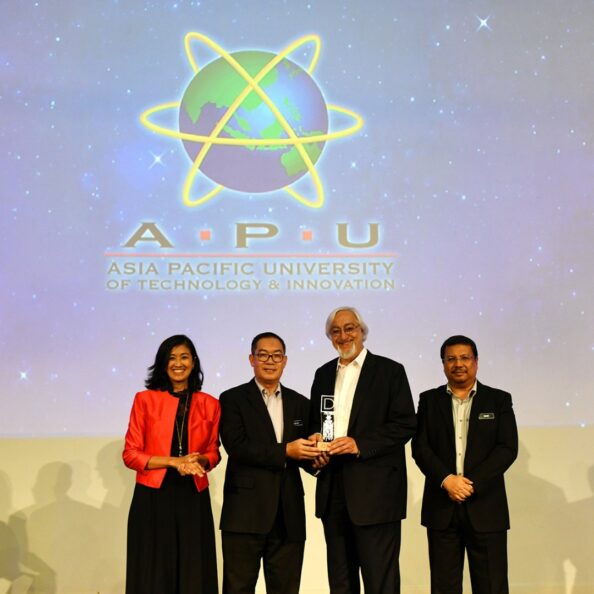 photo 5872727715943746553 y